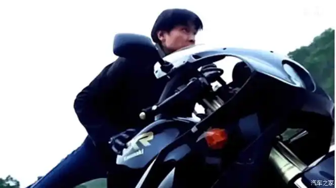 这三十年刘德华在电影里开过的摩托车型号