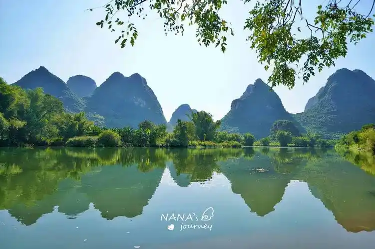 实际美丽的山水倒影,都是一幅画作最基本而漂亮的元素了!