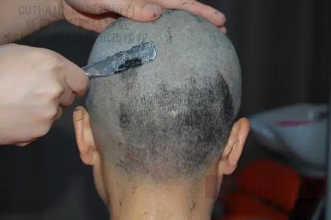 手推剪方式剃光头(11)
