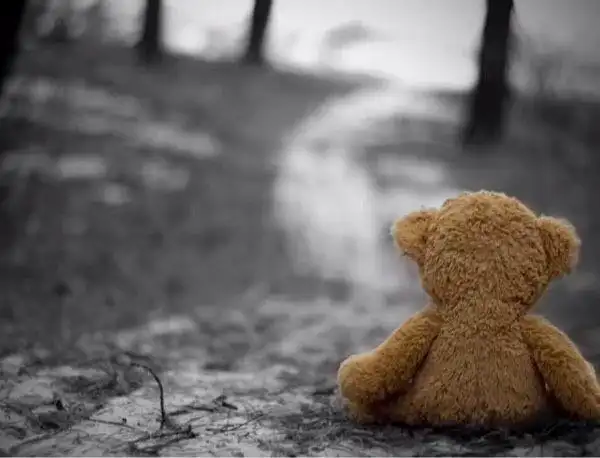 这样的孤单与悲伤经常浮现