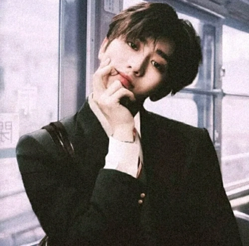 自己调的头像鸭!帅帅的坤子哥,爱辽!爱辽!