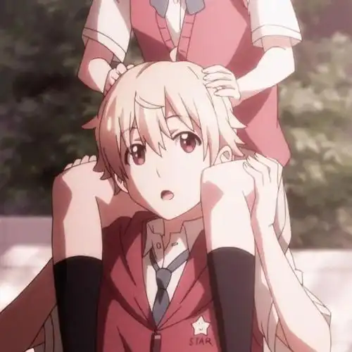 凸显家庭地位的情侣头像哦喜欢的话就拿走千万别客气