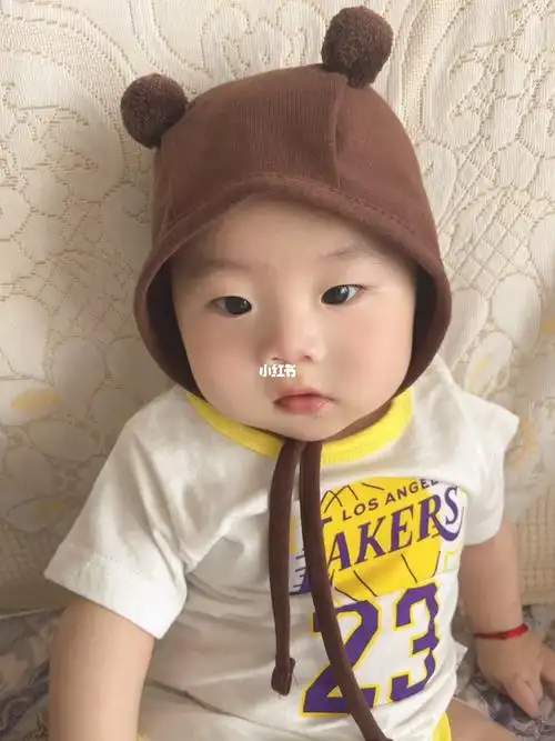 三个月半月的宝宝