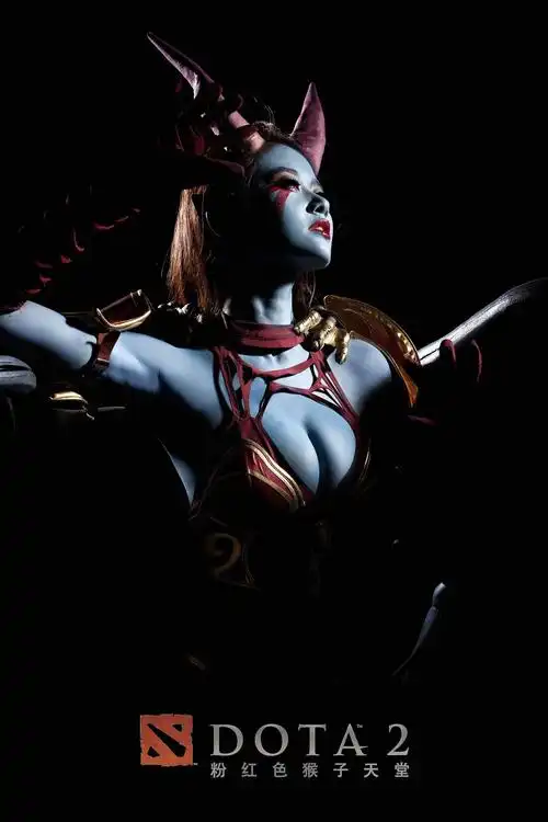 国产coser演绎dota2痛苦女王深沟爆乳显妖媚