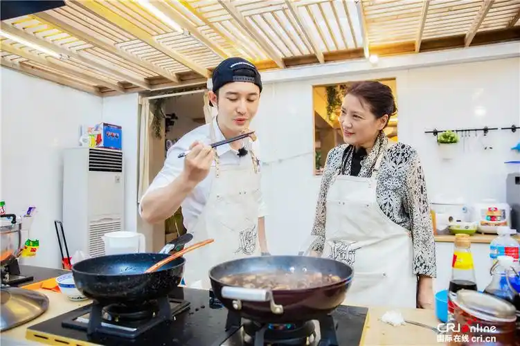 标签: 中餐厅黄晓明赵薇