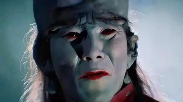 孤魂野鬼没地住,还会被恶鬼欺负,只好逃到人间避难|恐怖片|人吓鬼