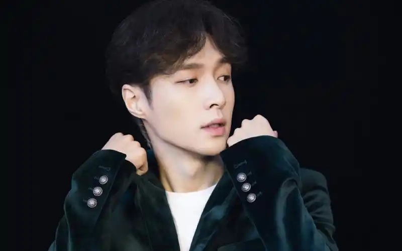 张艺兴帅气写真桌面壁纸,大陆明星,高清,帅气,张艺兴,魅力,壁纸,1920x