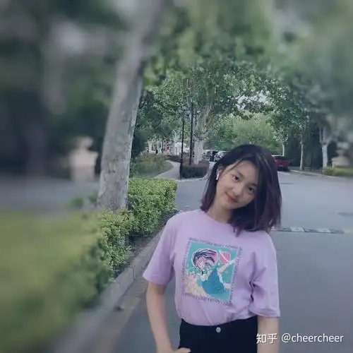 如何看待黄磊13岁女儿黄多多染了一头紫发