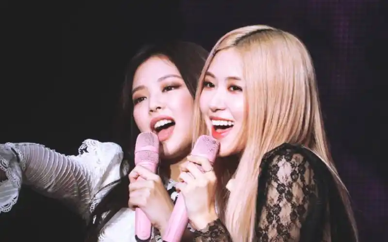 同一part里展示出不同音色的jennie和rose