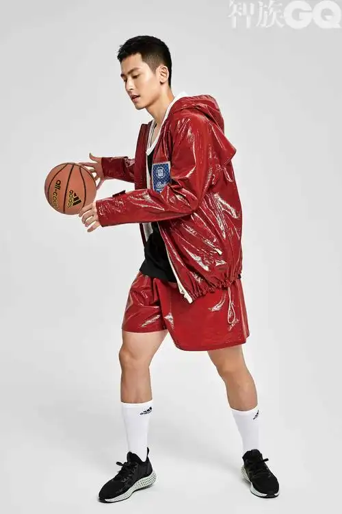 近日,演员张哲瀚曝光了