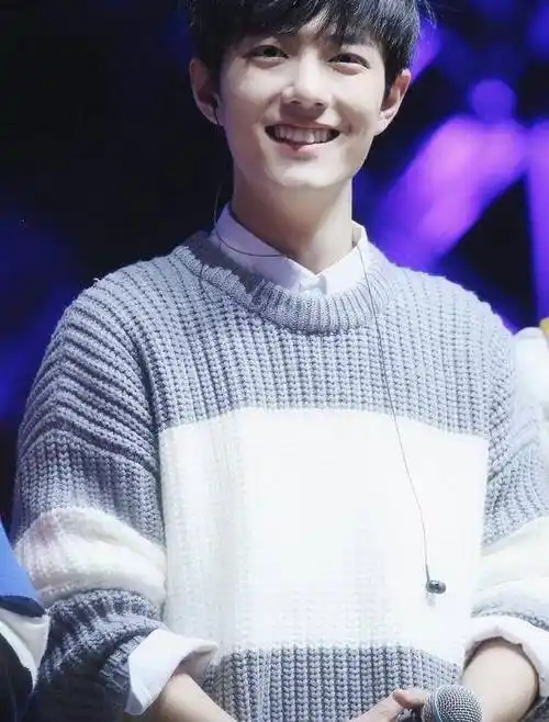 原创肖战笑容集锦,看到最后一张,粉丝:是心动的感觉呀!