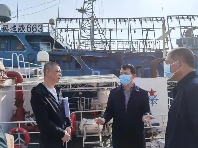 泉州市海洋与渔业局党组书记陈龙津带队开展节前安全