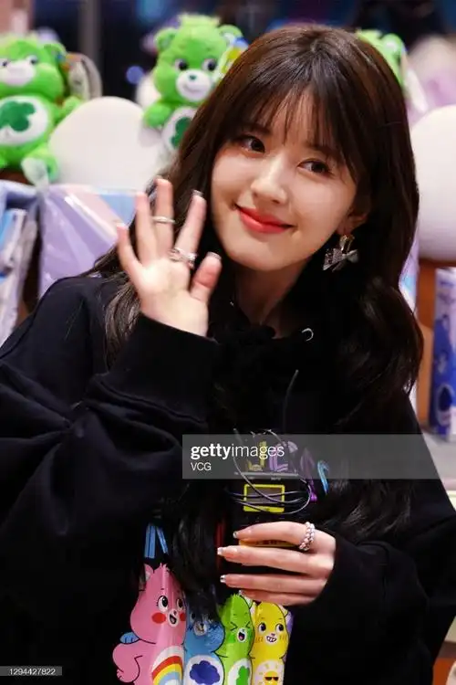 赵露思#这套我真的特别喜欢!还去剪了同款刘海