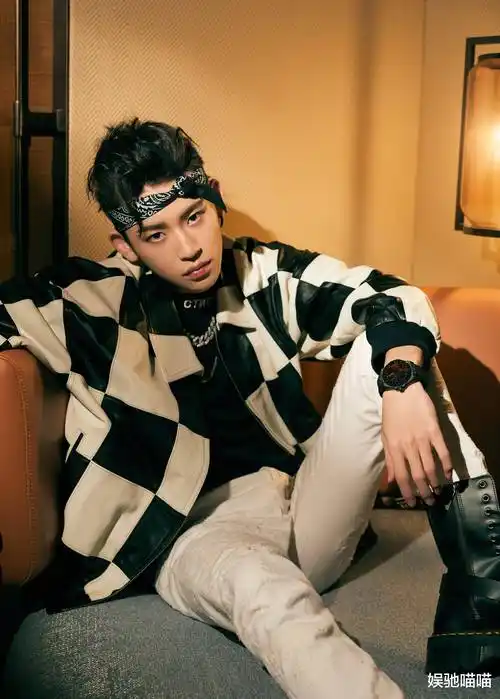 王琳凯上节目露真实身高,cue到卜凡粉丝乐了:在大厂就要当心了_教练