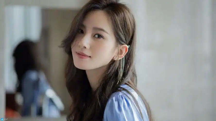 9,刘诗诗可以说这样的状态比起早前她的那些精致模样可差远了.