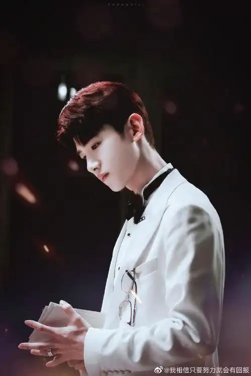 白敬亭八零九零# bjt#白敬亭过三爽# .