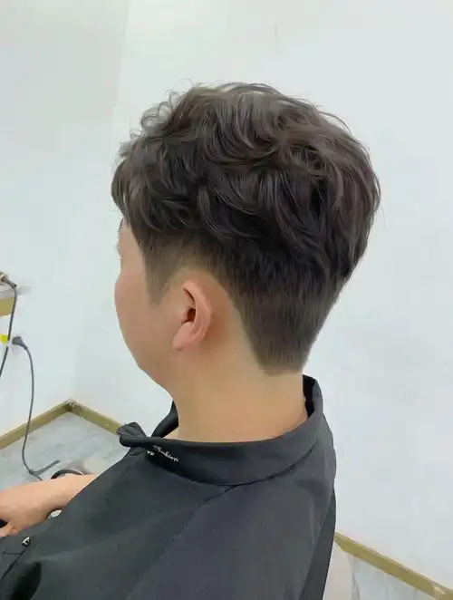 男士蓬松清爽烫发