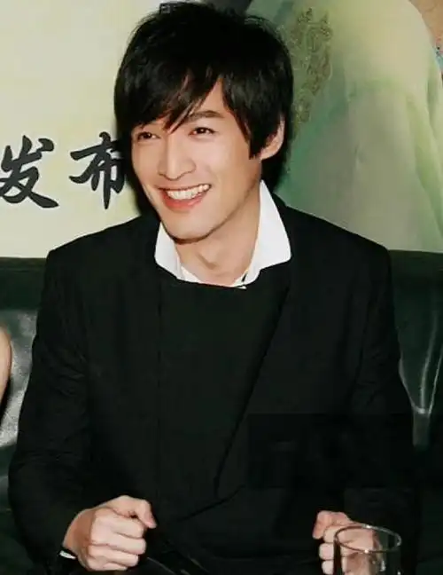 阳刚的,斯文的,痞帅的,占娱乐圈美男的半壁江山|胡歌|陆毅|保剑锋