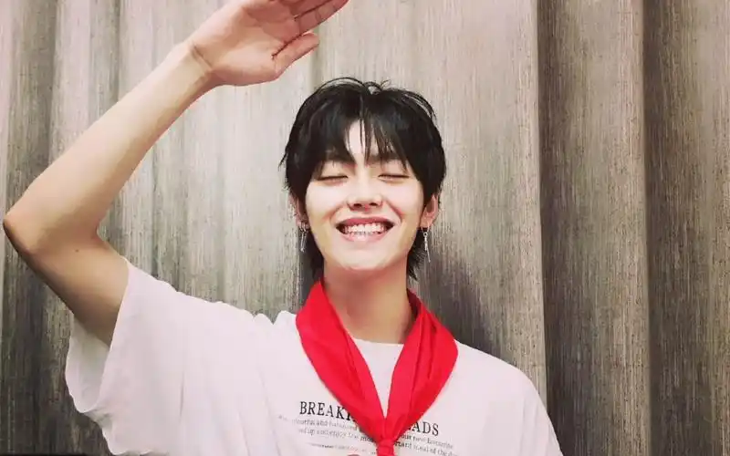 【肖宇梁】来康康小鱼粮的hanhan笑