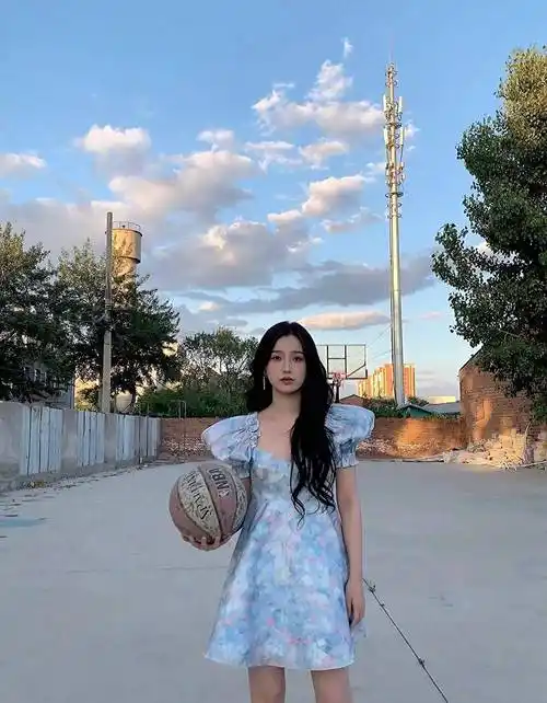 虞书欣蓬松长裙生活照合集