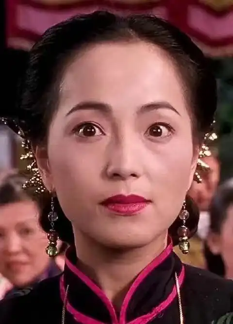 石榴姐苑琼丹说,我的婚事被报道,追我的人排到国外