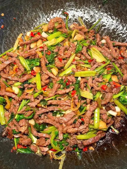 爸爸传授的可以炫3碗饭的小炒黄牛肉教程