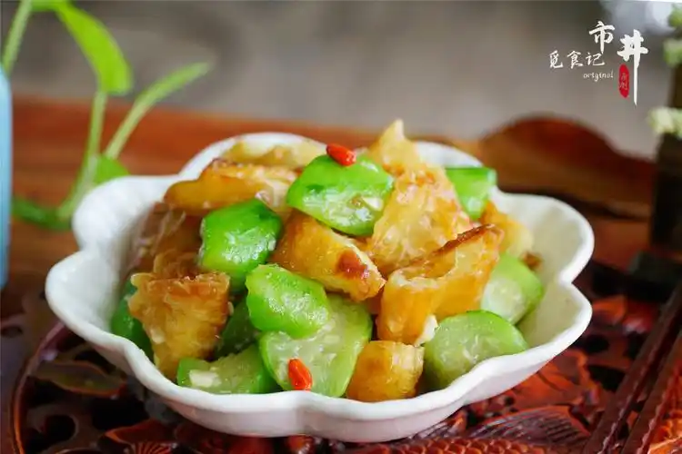 夏天没胃口用丝瓜和油条巧搭配想不到的好吃次次吃不烦