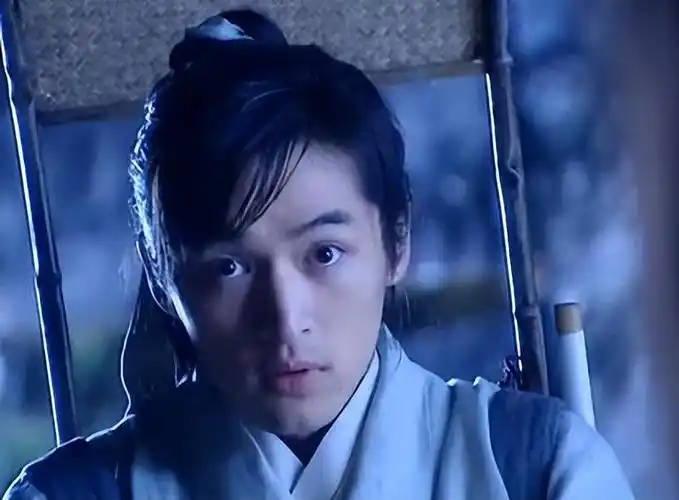 很多90后,对于胡歌的最初印象.就是《仙剑》中的李逍遥.