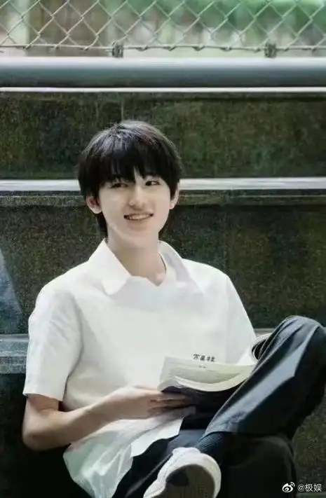 宋亚轩学生时代白衬衫造型##宋亚轩