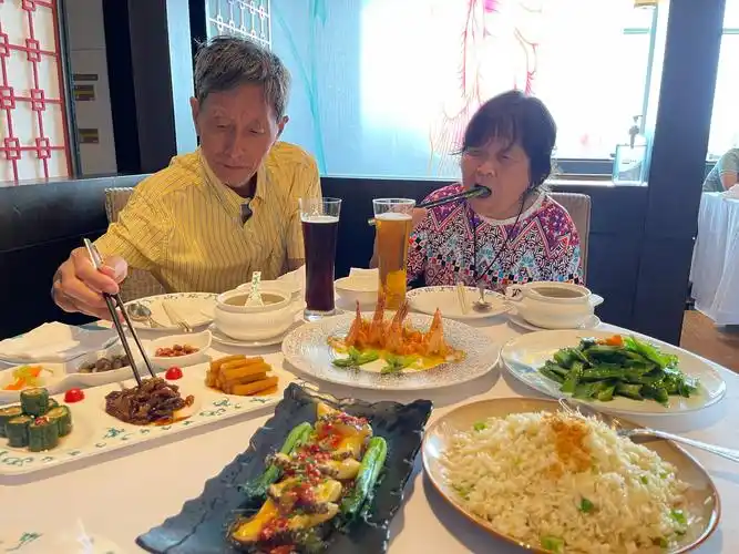 和爸妈在三亚亚特兰蒂斯棠餐厅吃饭,七星级酒店午餐仅需800元