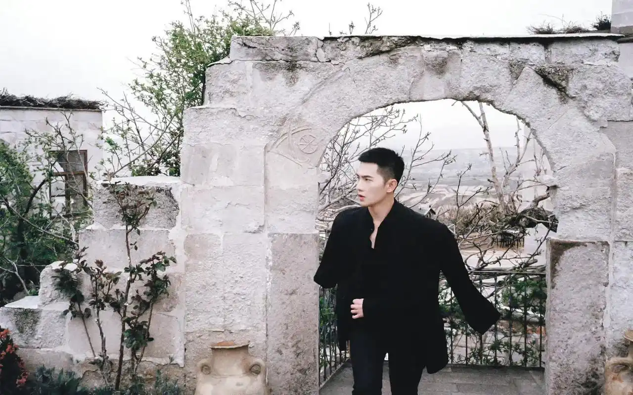 寸头杨总太帅了#杨洋 #杨洋为你打光  - 抖音