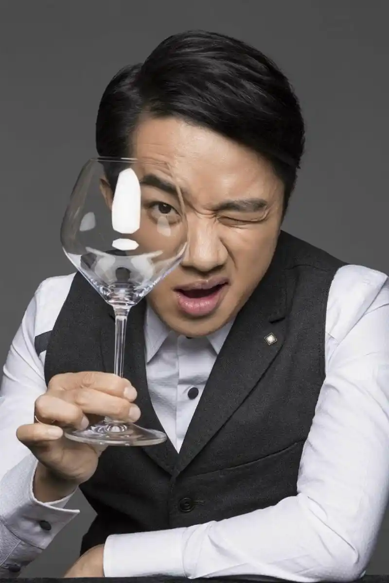 祝福王祖藍生日快乐,健康快乐, 幸福美满.