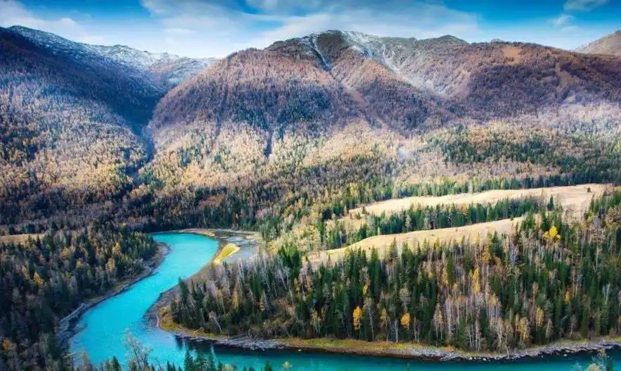 新疆有一高颜值景区,风景宛如童话世界一般,却因高消费惹人不满