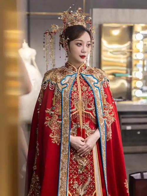被追问次的中式凤冠霞帔78十里红妆