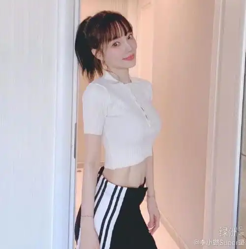李小璐近照