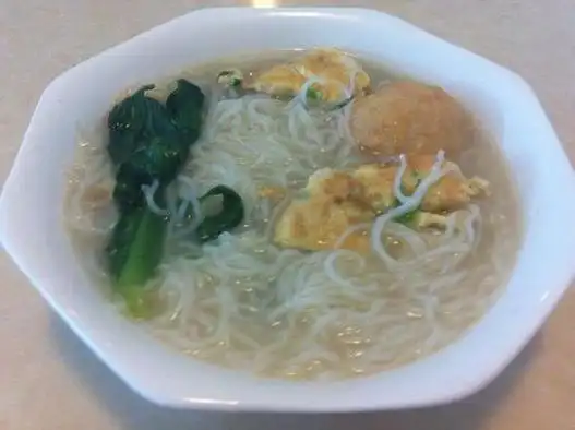 p>鸡蛋粉丝汤是一道以 a target="_blank" href="/item/小白菜/66994