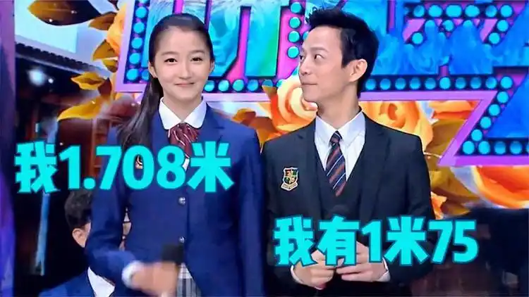 何炅与关晓彤比身高不料真实身高被暴露明星们的真实身高