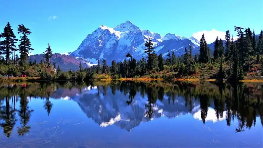 自然与风景,湖原图分辨率:3840x2160下载此壁纸类似壁纸>>更多