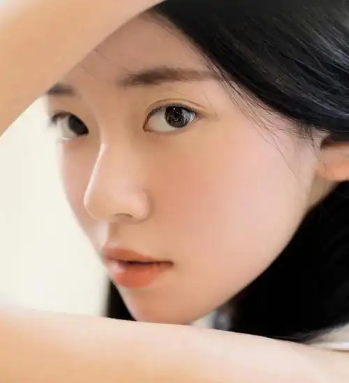 林辰涵13岁的时候拍的写真好可爱