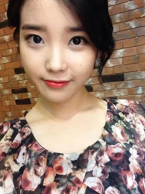 iu自拍