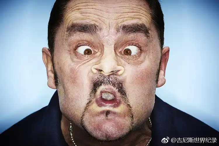 英国坎布里亚郡的埃格蒙特小镇从1267年开始就举办世界鬼脸大赛