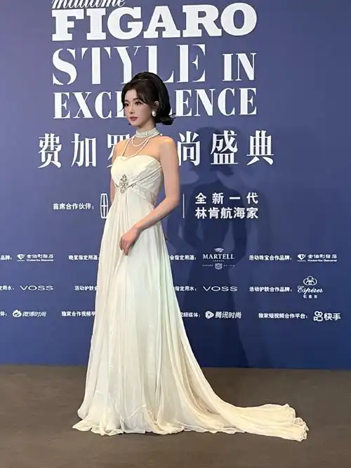 费加罗红毯##费加罗红毯明星造型##孔雪儿