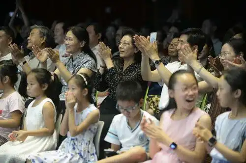 侗族歌唱家肖玫和学生家人音乐会在京举办