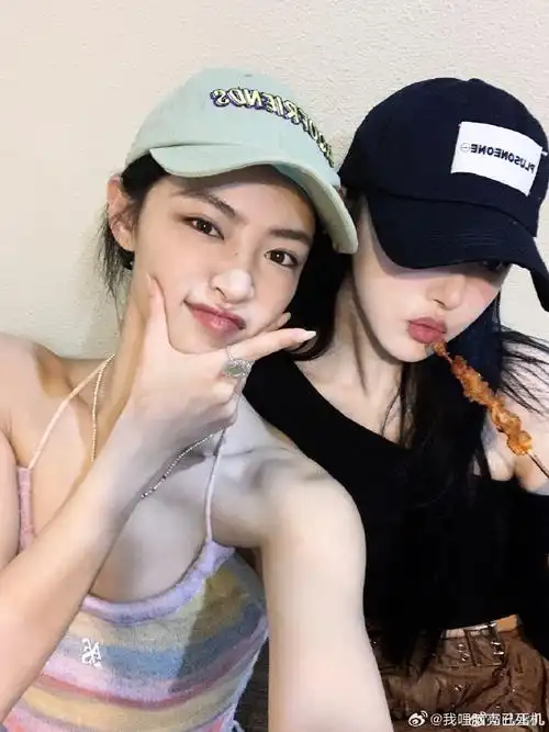 孔雪儿许佳琪辣妹合照