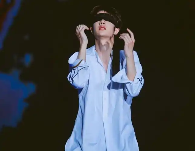 "神的孩子在跳舞"有的人天生就属于舞台,王一博!炸!