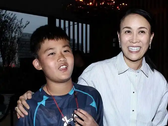 那英儿子解生父之谜