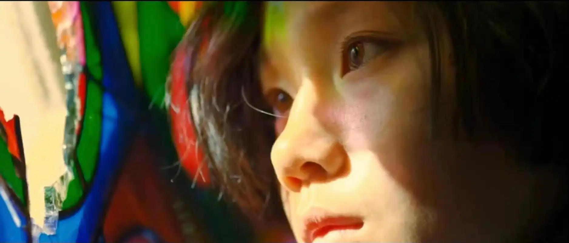 张艺谋当时在《金陵十三钗》里面的这扇彩色的玻璃大家还记得吗?