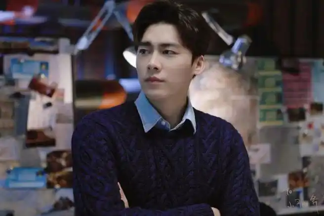 挑战每天按相册顺序发一张李易峰的照片