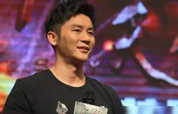 张译:善良又聪明的热心肠,却遭范爸爸26字打脸|娱乐圈|吴秀波|欧豪