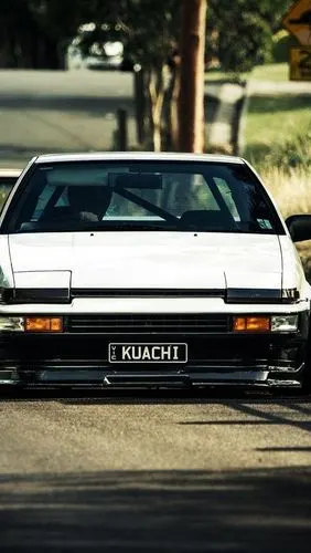 丰田ae86汽车正面图